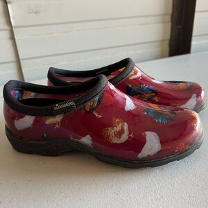 Sloggers Chicken Print Garden Clogs Women’s Size 9 – Burgundy Waterproof Shoes